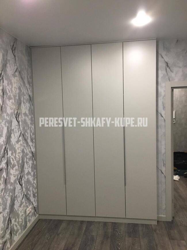 Распашные шкафы Пересвет