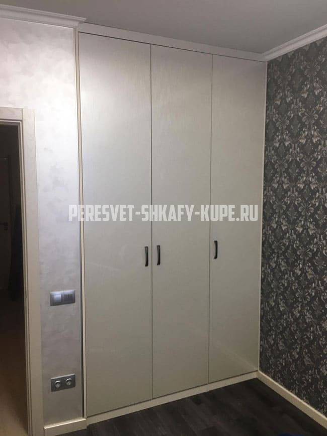Распашные шкафы Пересвет